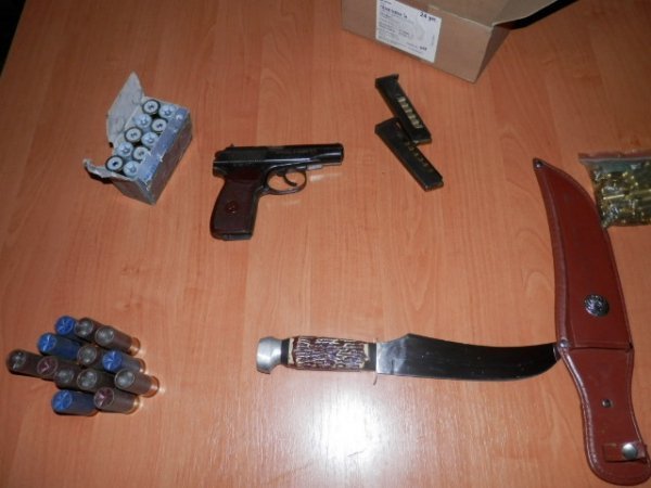 На Волині затримали киянина зі зброєю та боєприпасами. ФОТО