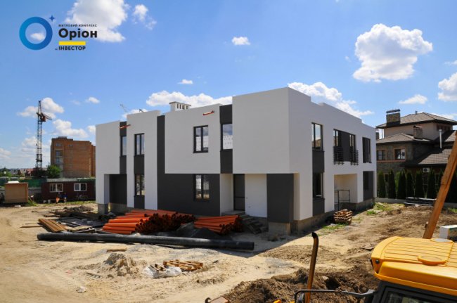 Перші квадрохауси у Луцьку: у ЖК «Оріон» кипить робота. ФОТО*