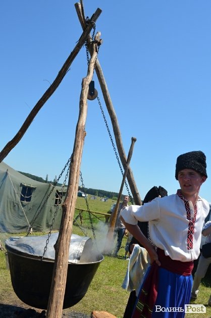 300 літрів кулішу 