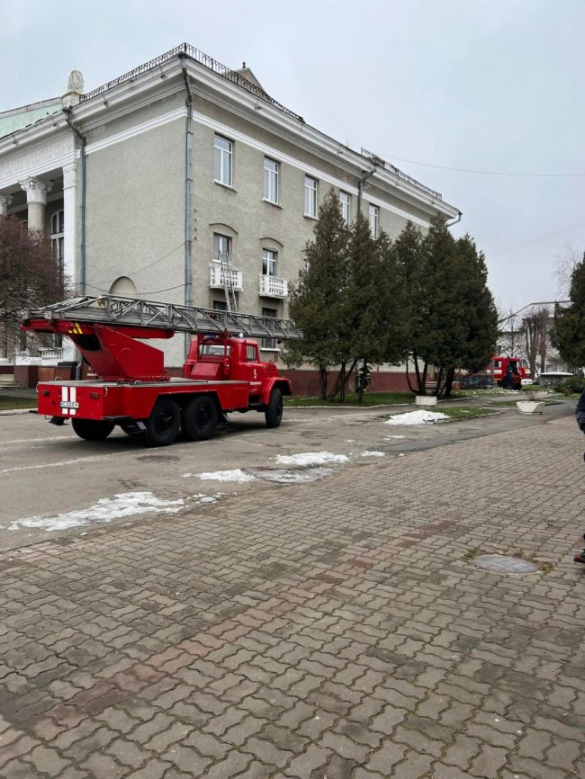 На Волині горів палац культури. ФОТО, ВІДЕО