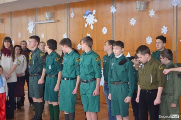 У Луцьку лунали колядки під волинку. ФОТО