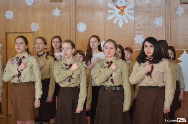 У Луцьку лунали колядки під волинку. ФОТО