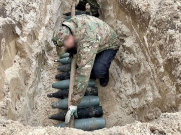 Волинські вибухотехніки розміновують звільнену від російських окупантів Чернігівщину