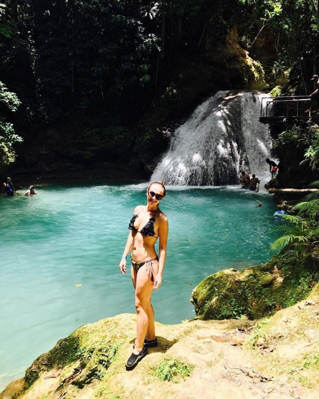 Ямайка, Гаваї, Мадагаскар: лучанка розповіла про роботу  на круїзному лайнері. ФОТО 