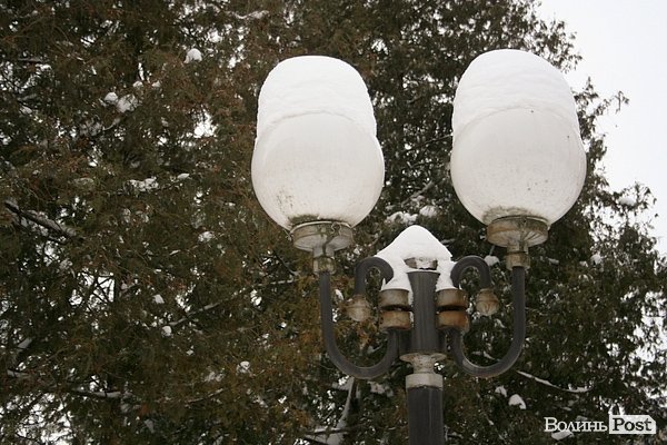 Луцьк засипає снігом. ФОТО