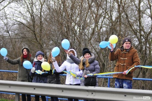 Євроланцюг за 50 кілометрів від Луцька. ФОТО. ВІДЕО