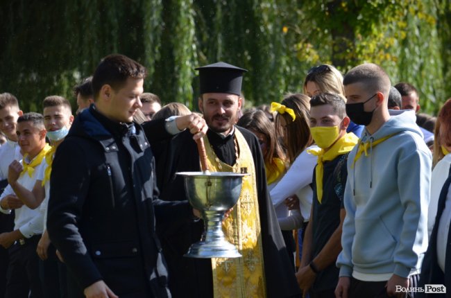  Як у луцькому «політесі» вітали першокурсників. ФОТОРЕПОРТАЖ