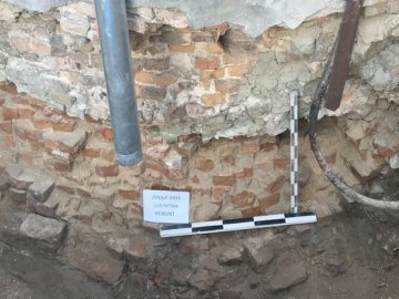 У Луцьку під час досліджень монастиря шариток знайшли 300 археологічних знахідок