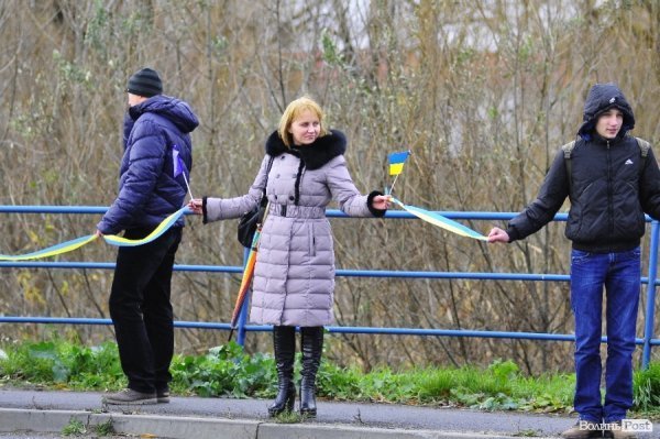 Євроланцюг за 50 кілометрів від Луцька. ФОТО. ВІДЕО