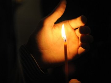 На Тернопільщині через свічку в труні дитина опинилася в реанімації