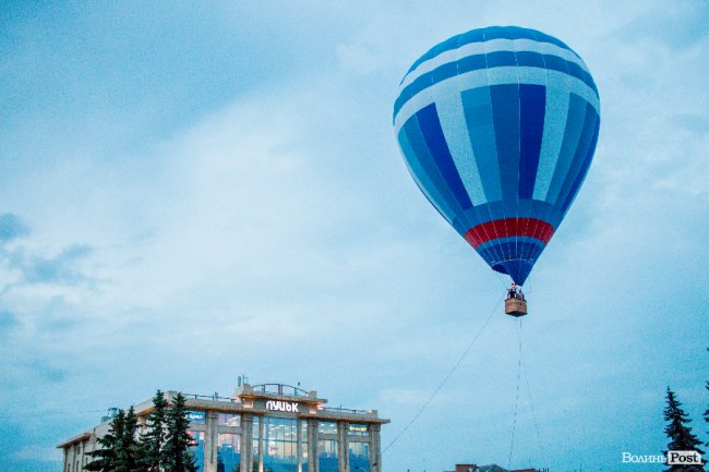 Яскраво, повітряно, незабутньо: фінальний день фестивалю «Aerosfera» у Луцьку. ФОТО