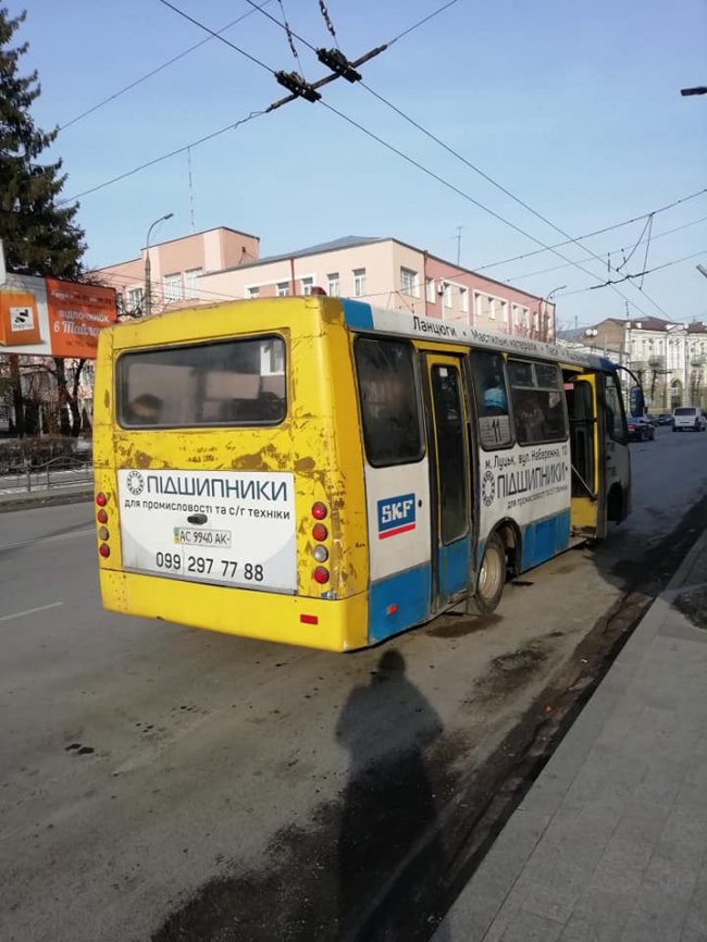«Тазік з гайками»: лучанин про технічний стан маршрутки №11. ВІДЕО