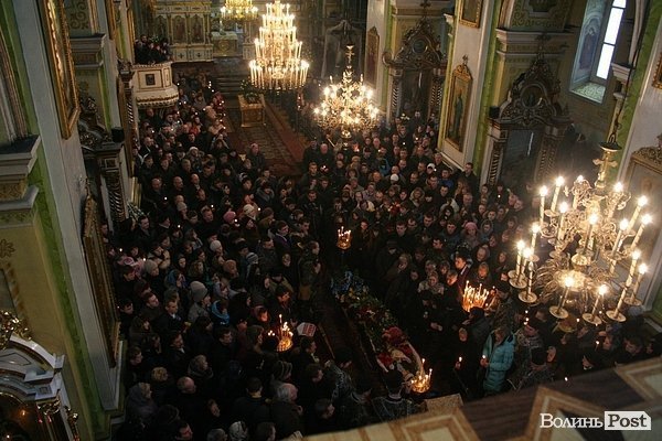 У Луцьку прощалися з загиблим волинянином. ФОТО