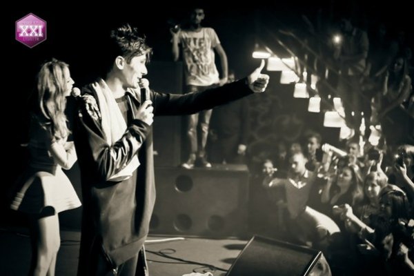 Фото з відкриття клубу «ХХІ століття»