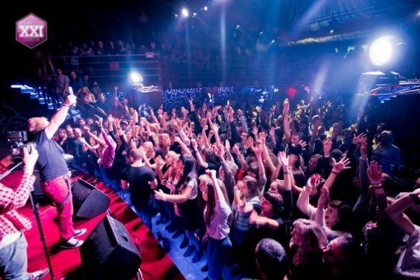 Фото з відкриття клубу «ХХІ століття»