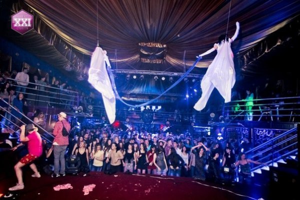 Фото з відкриття клубу «ХХІ століття»