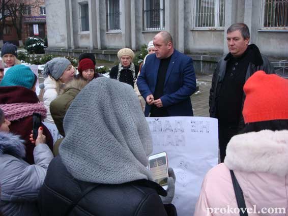 «Собаки – не сміття»: у Ковелі мітингували зоозахисники. ФОТО