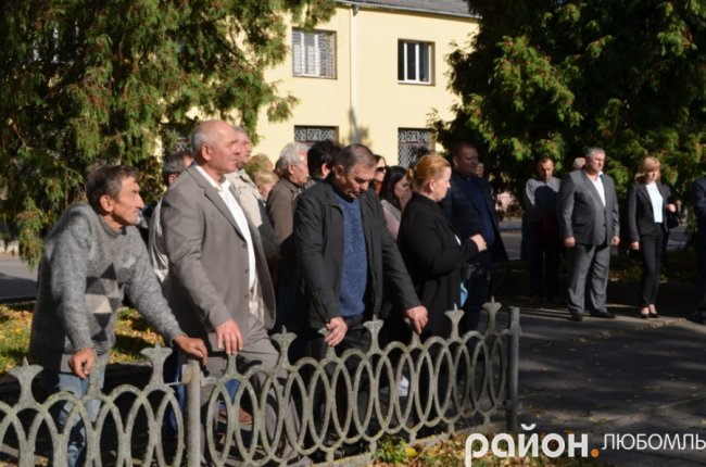 З піснями і подяками: як у Любомлі вшановували захисників України