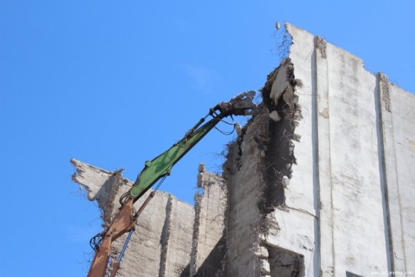 У Луцьку розбирають колишній хлібокомбінат. ФОТО