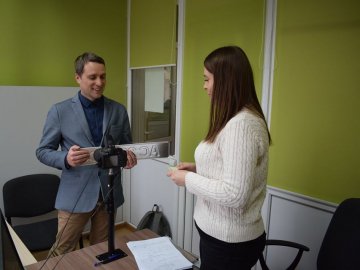 У луцькому ЦНАПі вперше зареєстрували нову автівку