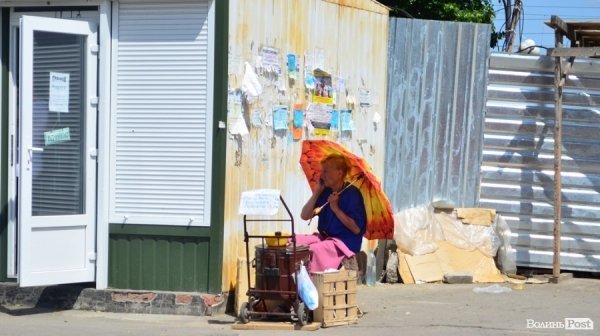 Мир клумбам, війна кіоскам: у Луцьку кардинально змінюють Привокзальну площу