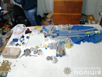 У Луцьку чоловік в квартирі організував нарколабораторію. ФОТО