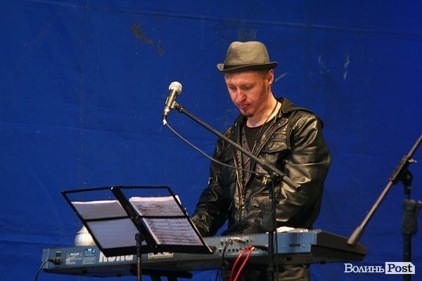 У Луцьку дощ відлякав відвідувачів джаз-фесту. ФОТО