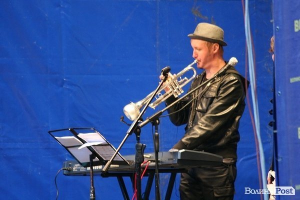 У Луцьку дощ відлякав відвідувачів джаз-фесту. ФОТО