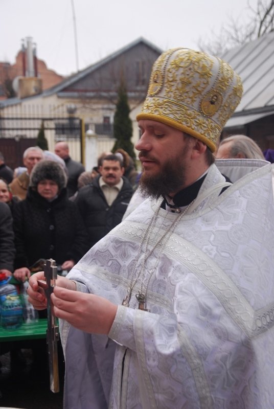 У луцькій церкві святять воду. ФОТО