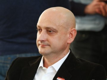 Дорогі годинники, автівки і мільйони готівки:  як живе скандальний депутат Луцькради Ткачук