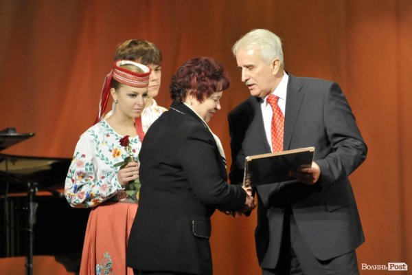 У Луцьку нагороджували працівників телебачення, радіо і зв’язку. ФОТО