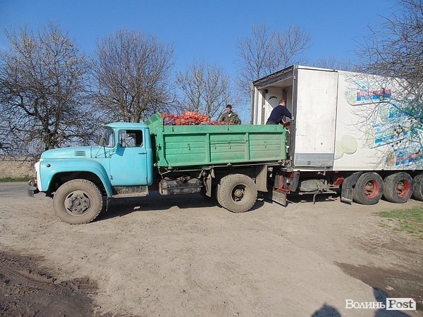 Волиняни відправили 20 тонн допомоги військовим. ФОТО