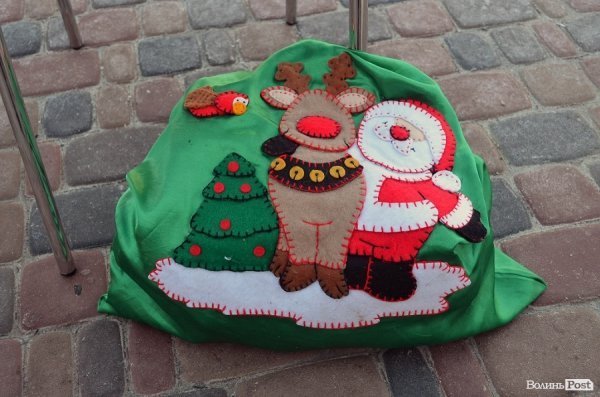 Дітям із «важких» сімей подарували новорічний настрій. ФОТО