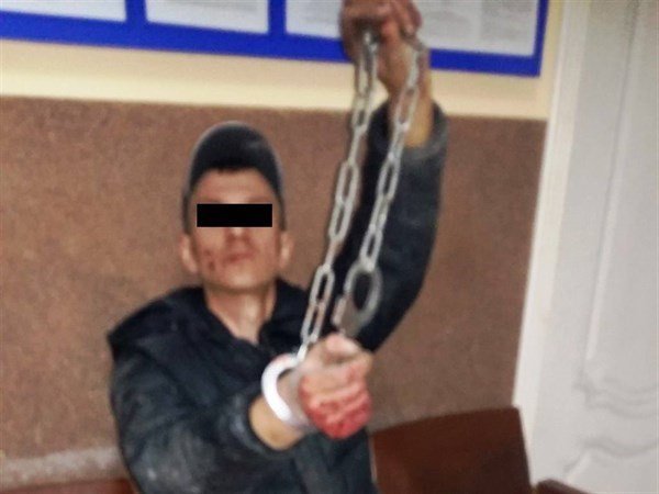 У Ковелі хворого чоловіка  закували в «кайдани», - ЗМІ