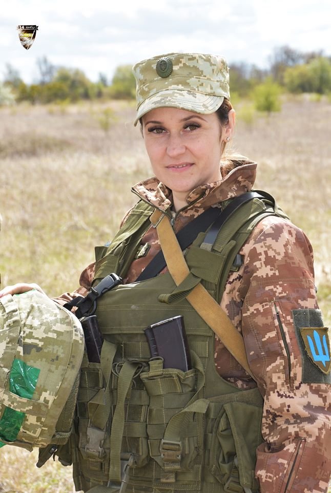 Якщо українські чоловіки бояться йти служити, замість них це роблять жінки, – військова 14-ї бригади