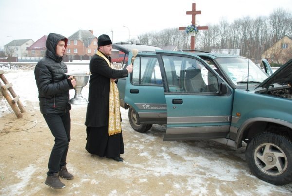 Волиняни пожертвували два авто мобілізованим бійцям. ФОТО