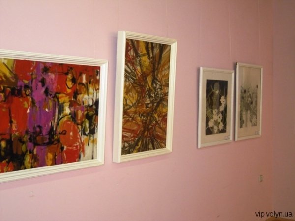У Луцьку ‒ виставка художниці з США. ФОТО