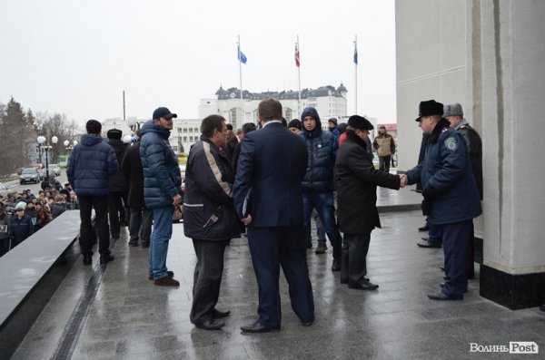 Пікет Волинської облради. ФОТО. ВІДЕО