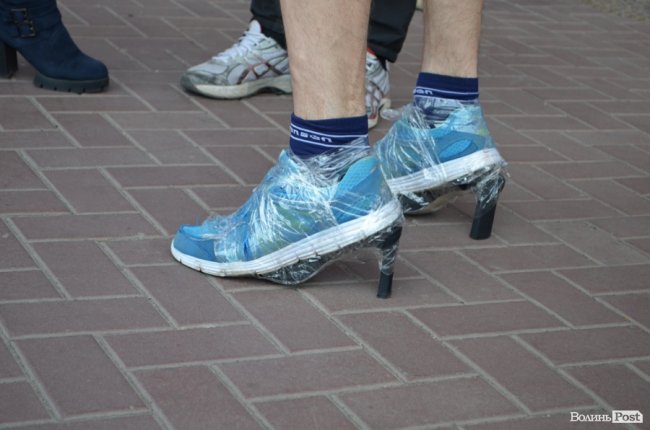 У Луцьку відбувся унікальний для міста «Забіг на шпильках». ФОТО