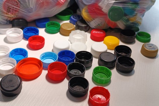 «Ворогам — кришка»: луцькі школярі збирають пластик на дрони