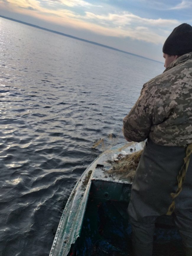 У Шацькому районі браконьєри ловили рибу сітками. ФОТО