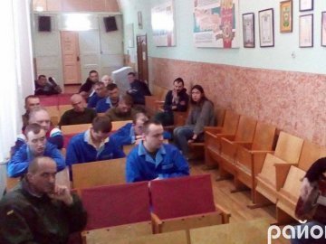 Для бійців, поранених в Авдіївці, у луцькому госпіталі влаштували концерт