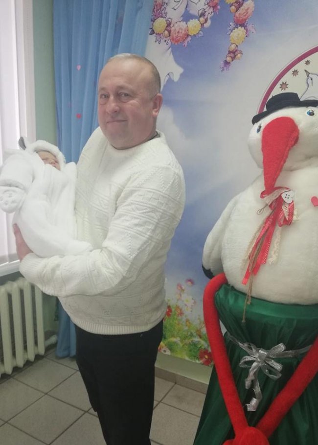 Луцький депутат став дідусем. ФОТО