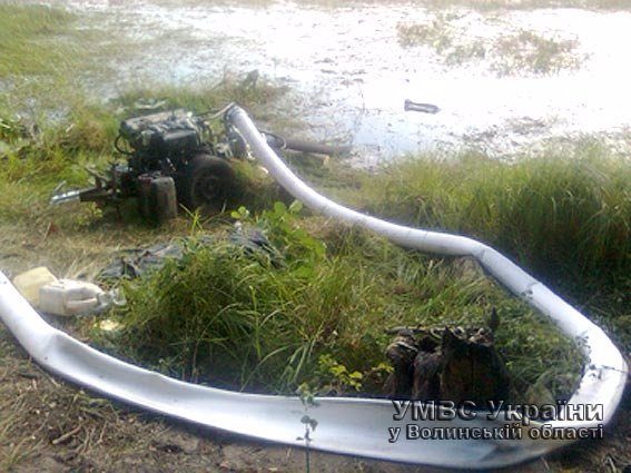 На Волині затримано групу бурштинокопачів. ФОТО. ВІДЕО