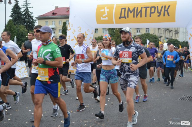 Море позитиву, блискучі результати та командна підтримка: «КроШу» взяв участь у «Luchesk Half Marathon». ФОТО*