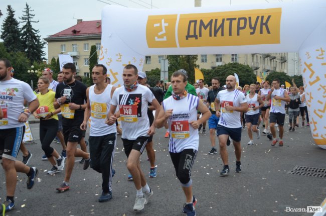 Море позитиву, блискучі результати та командна підтримка: «КроШу» взяв участь у «Luchesk Half Marathon». ФОТО*