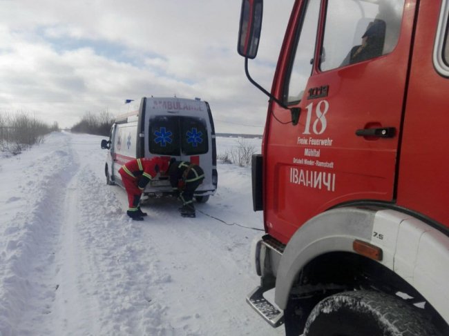 За вихідні на Волині зі снігових заметів витягли 3 «швидкі», 13 фур і 10 легковиків