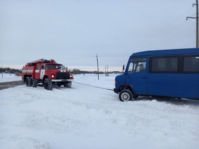 За вихідні на Волині зі снігових заметів витягли 3 «швидкі», 13 фур і 10 легковиків