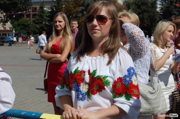 Акція «Українська вишиванка» у Луцьку. ФОТО