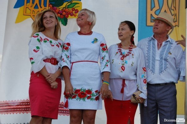 Акція «Українська вишиванка» у Луцьку. ФОТО